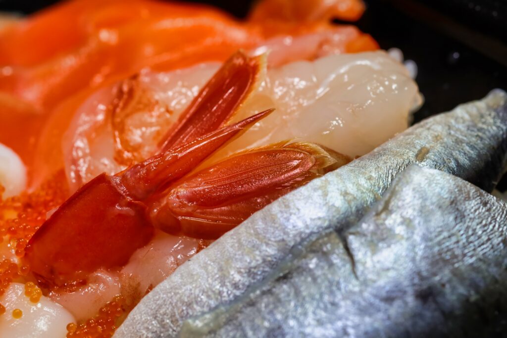 「やっとる?」名古屋市北区の海鮮丼ランチが超人気!!価格等最新情報をお届け!